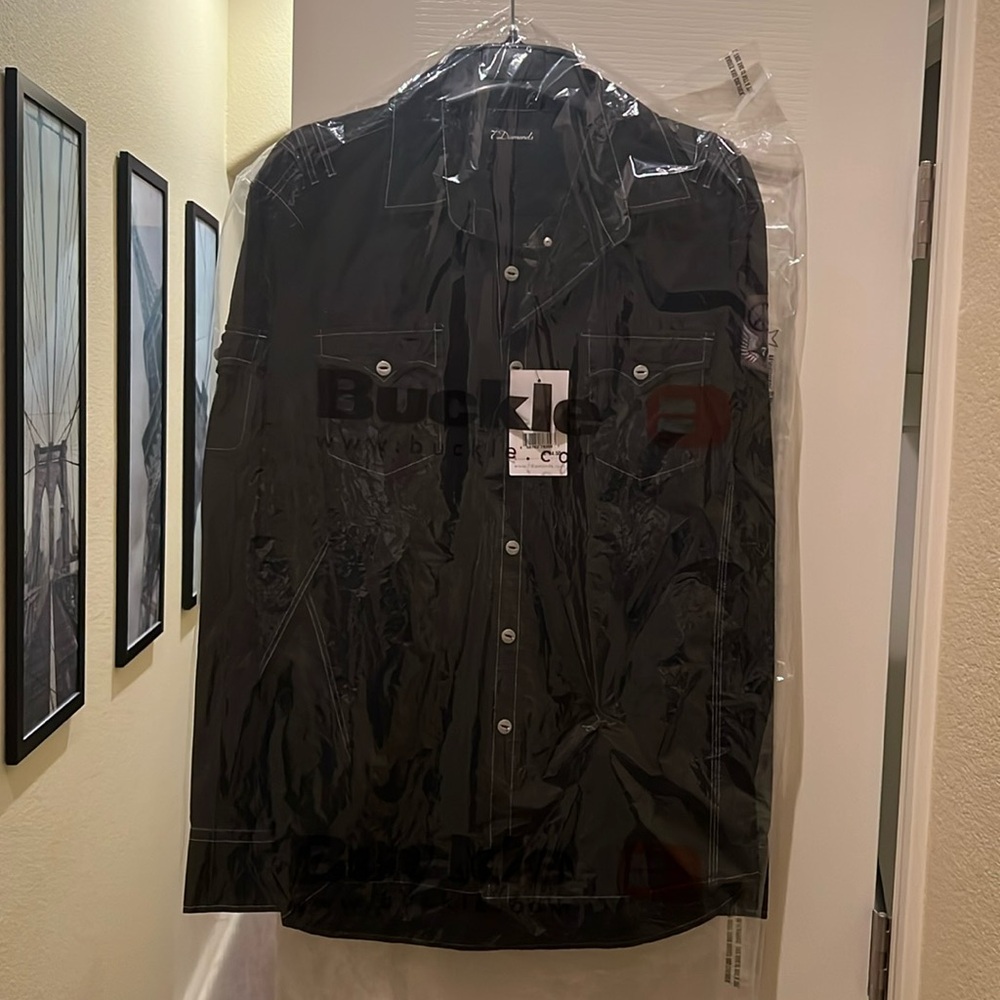 New with tags , 7 Diamods shirt , size XXL